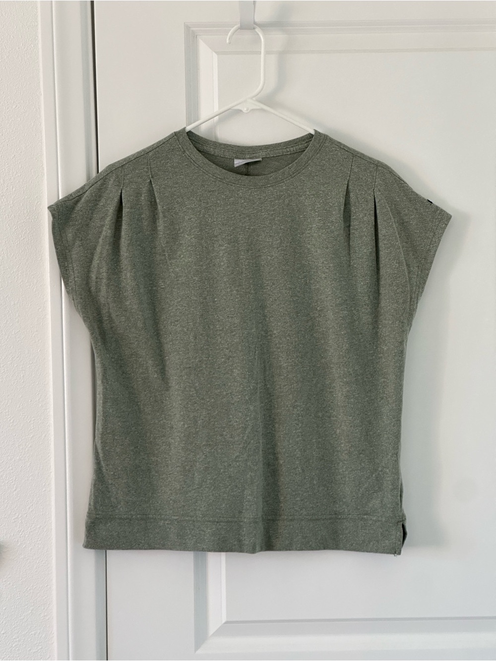 Columbia Heathered Olive Green Pleated Shoulder Quick-drying Ladies Tee Blouse